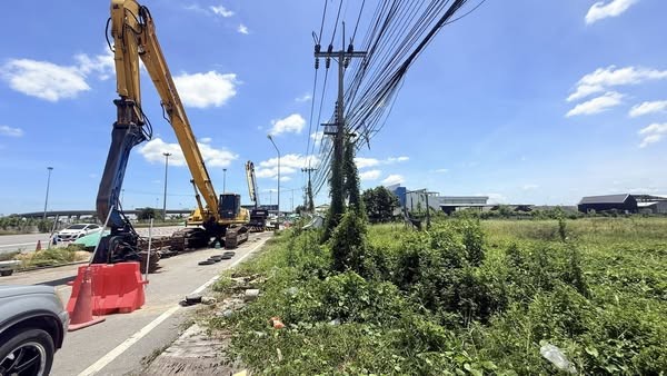 ขายที่ดินเปล่า 9 ไร่ ติดถนน 345 บางบัวทอง นนทบุรี